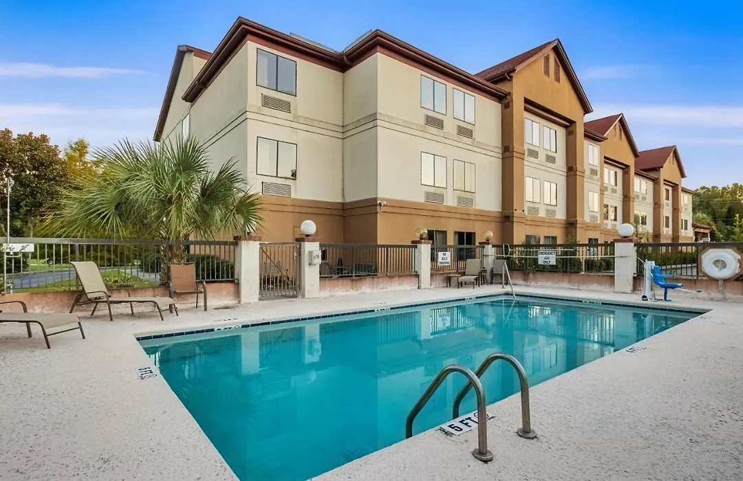 Clarion Pointe Savannah Gateway I-95-1