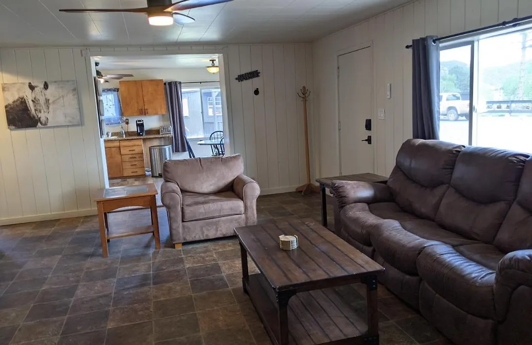 Slackwater Inn-1