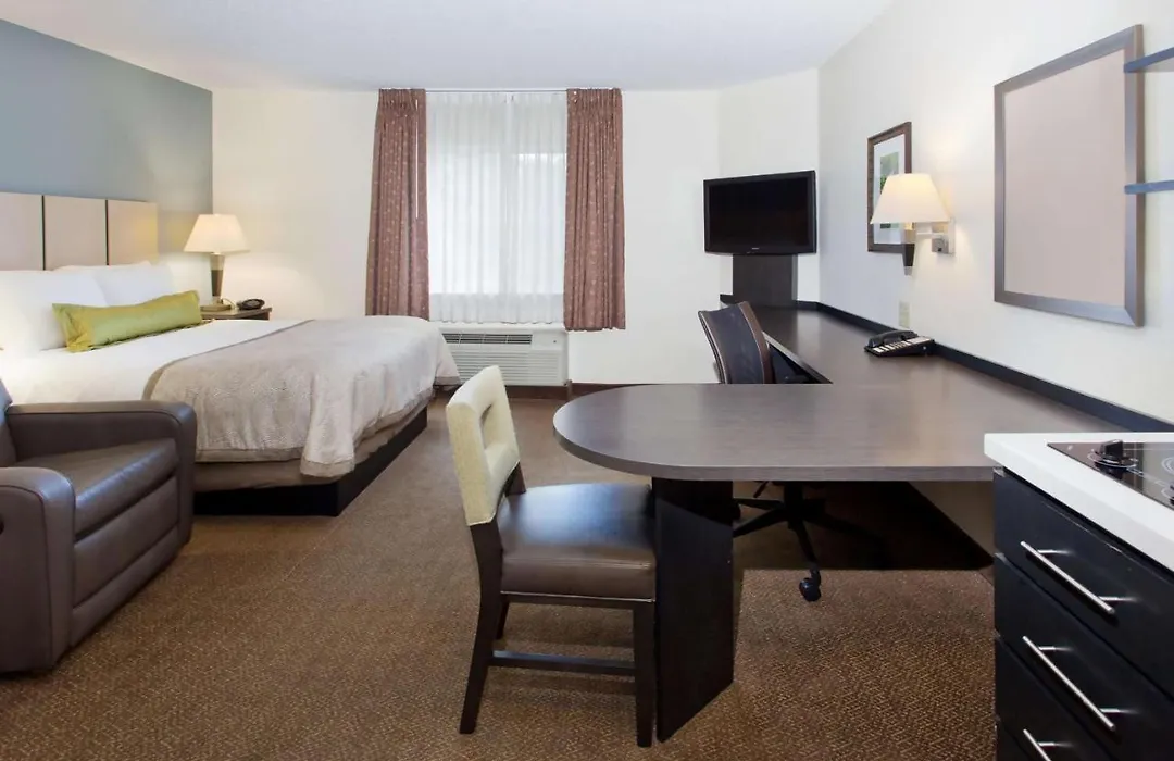 Candlewood Suites By The Galleria-1