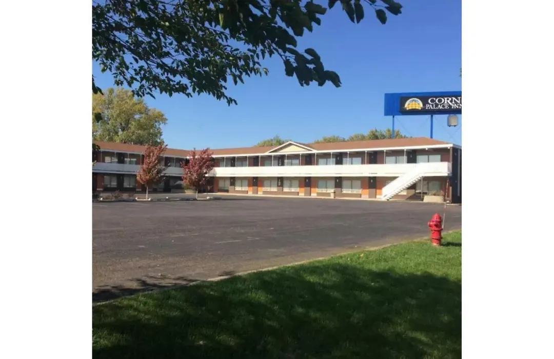Corn Palace Inn-1