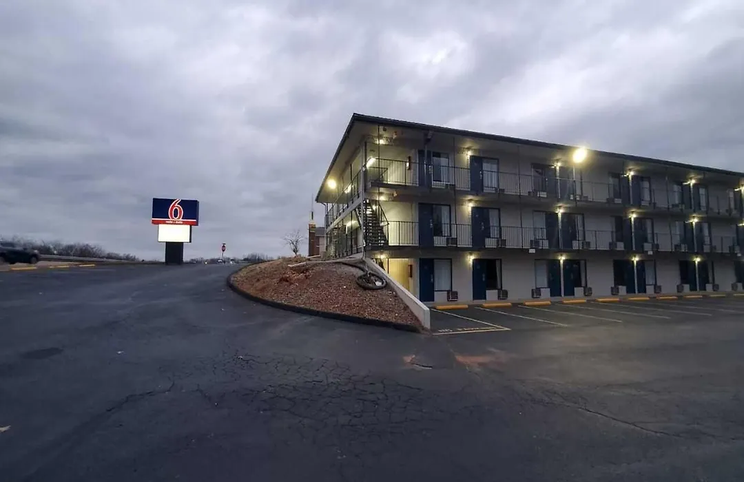 Motel 6 Branson West, Mo - Silver Dollar City-1