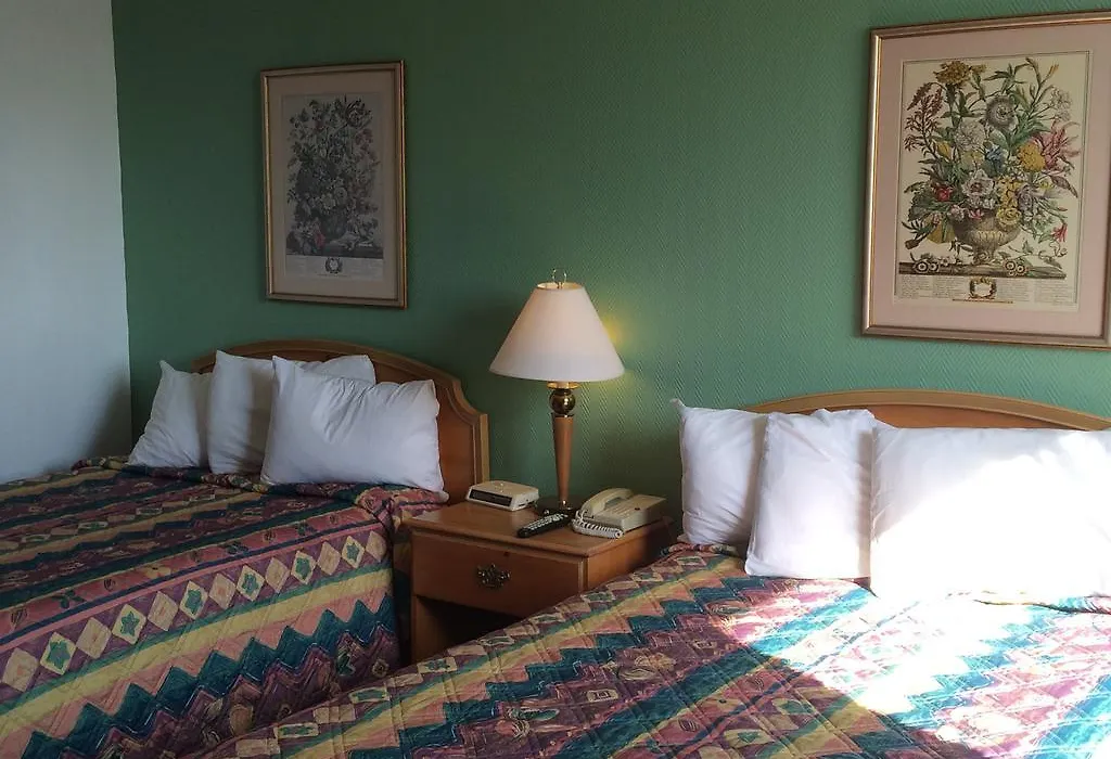 Carol Hotel Omaha-1