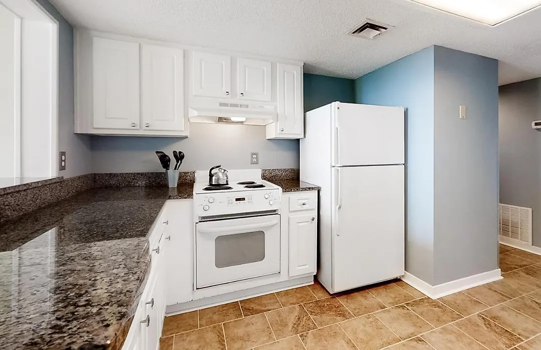 Oceanfront Condo With Large Balcony, Pool, Central Ac & Views-1
