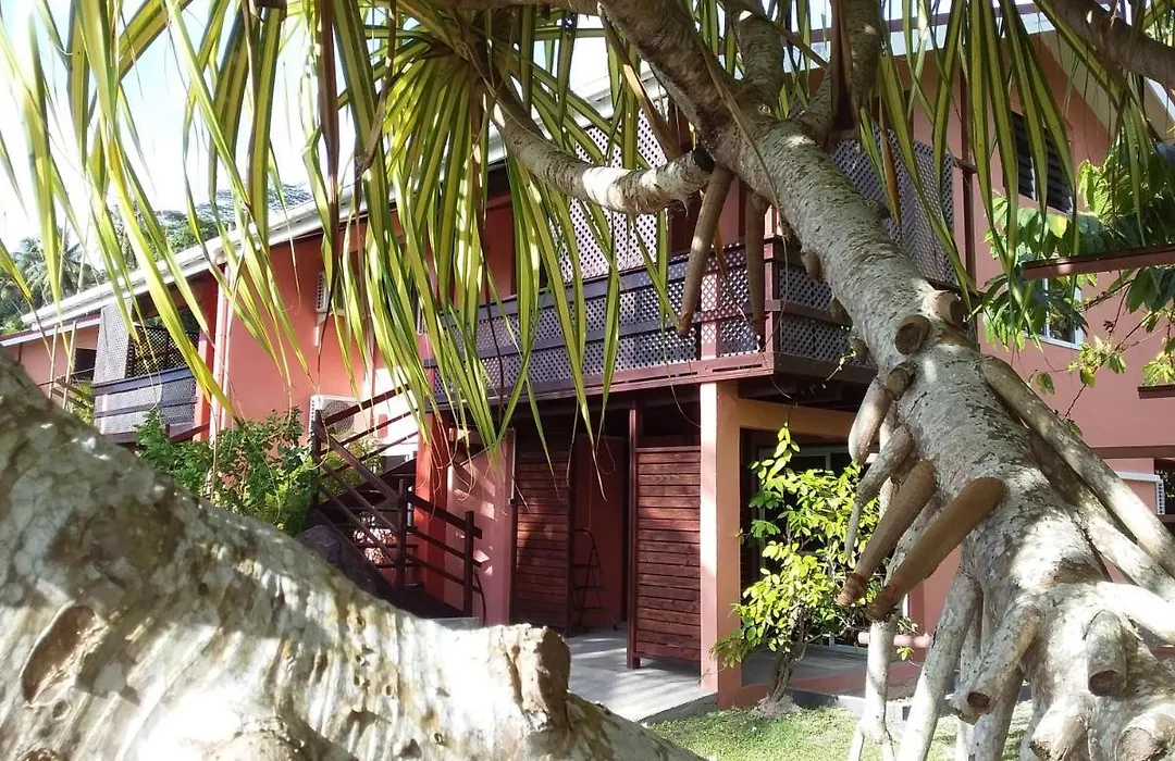 Bora Bora Holiday'S Lodge-1