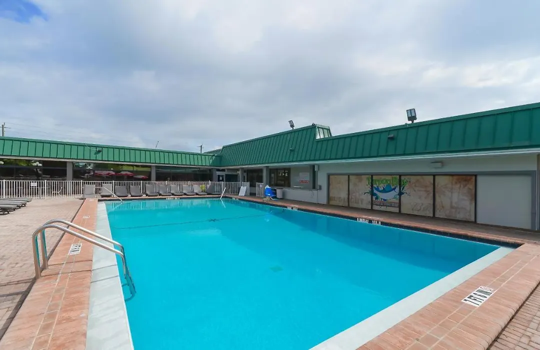Heated Pool, Fireplace, 70" Tv, Waterfront & More!-1