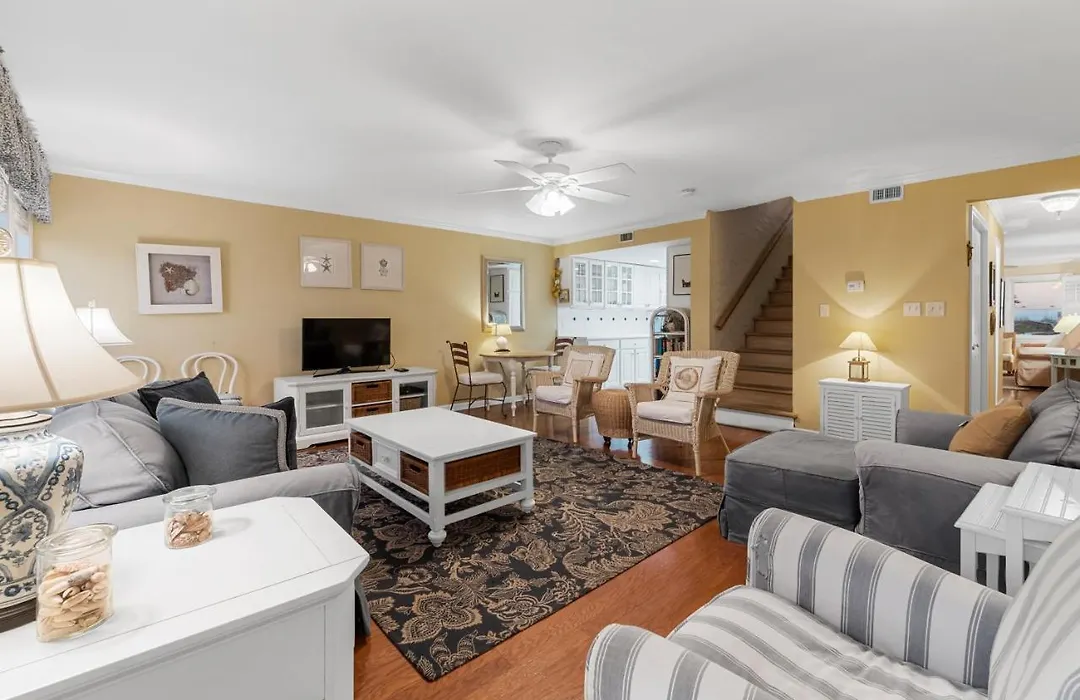 Treehouse Townhome-1