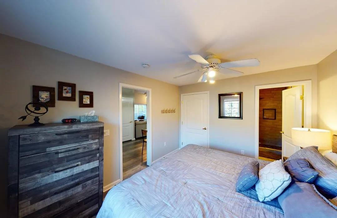 Crazy Horse Condo-1