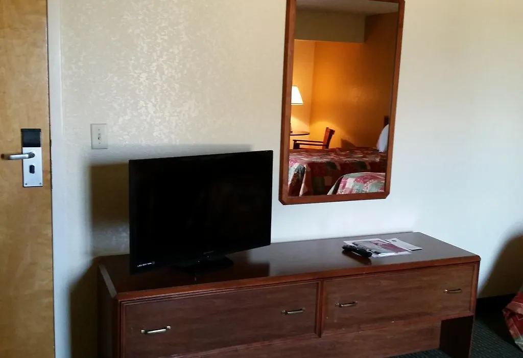 Budget Host Inn Sandusky-1