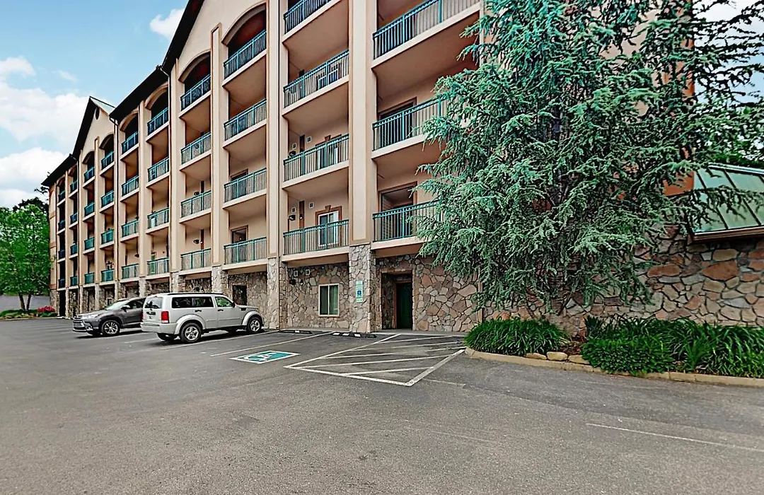 Summit Manor Condos Unit B3052-1