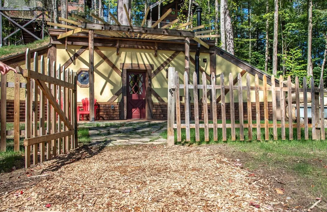 Trekker, Treehouses Cabins And Lodge Rooms-1