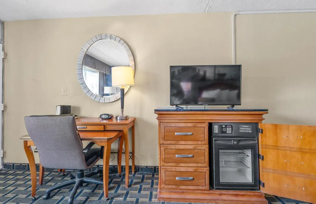 Days Inn By Wyndham Myrtle Beach-Grand Strand-1