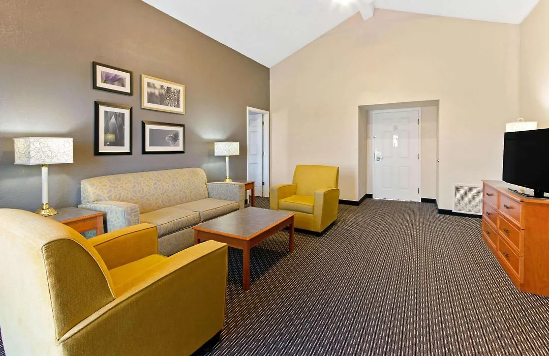 La Quinta Inn By Wyndham Santa Fe-1