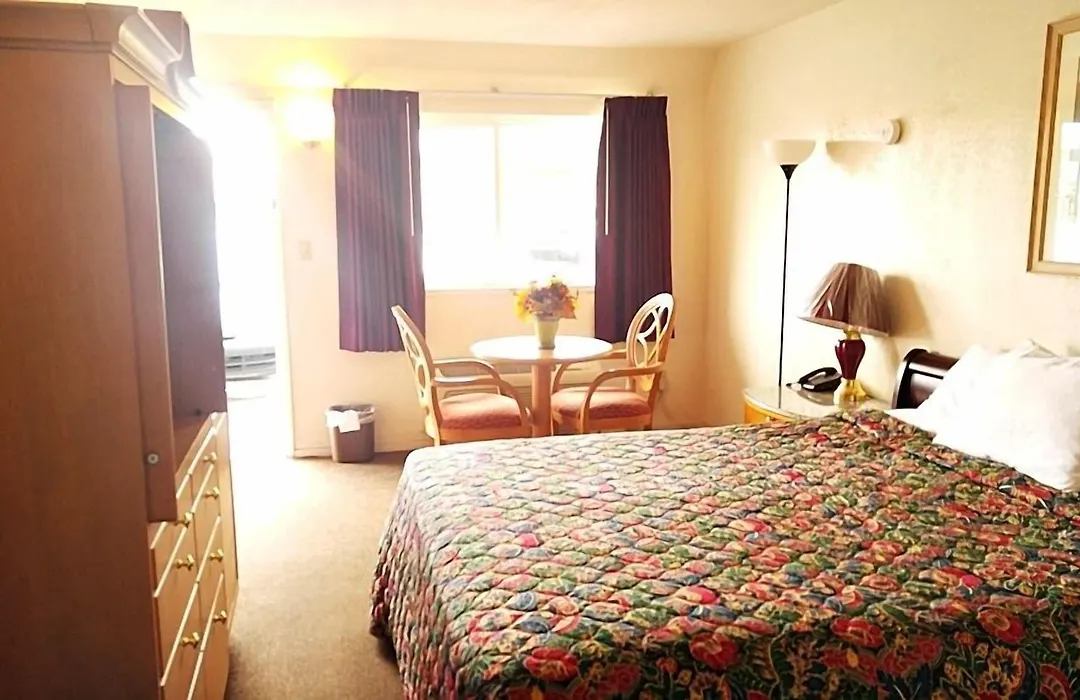 Parkway Inn-1