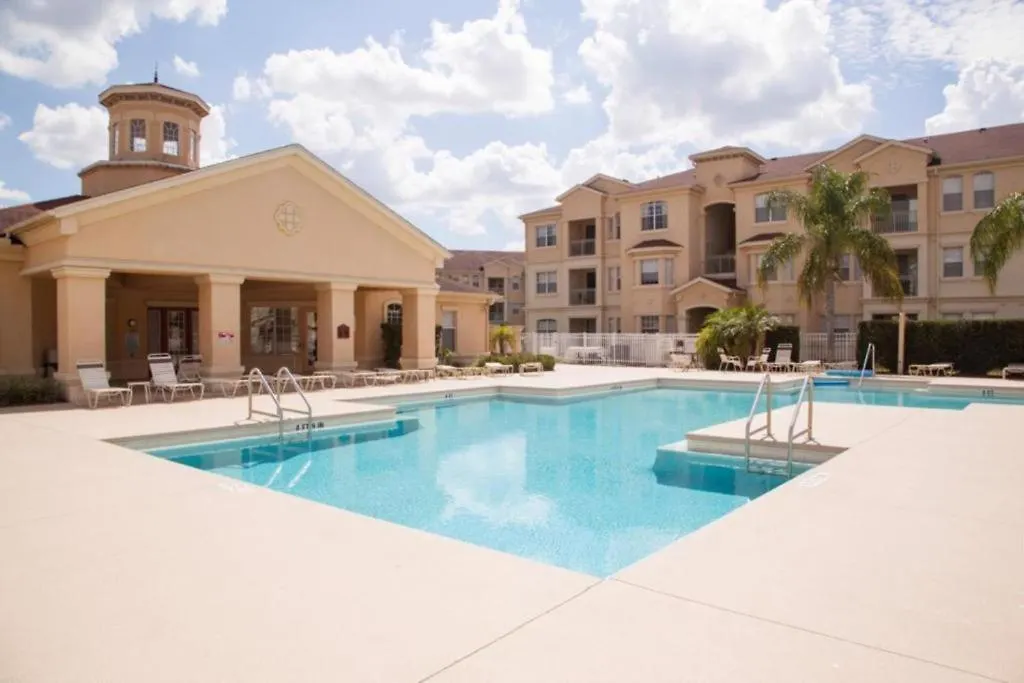 Revived Condo With Pool And 20 Minutes From Parks-1
