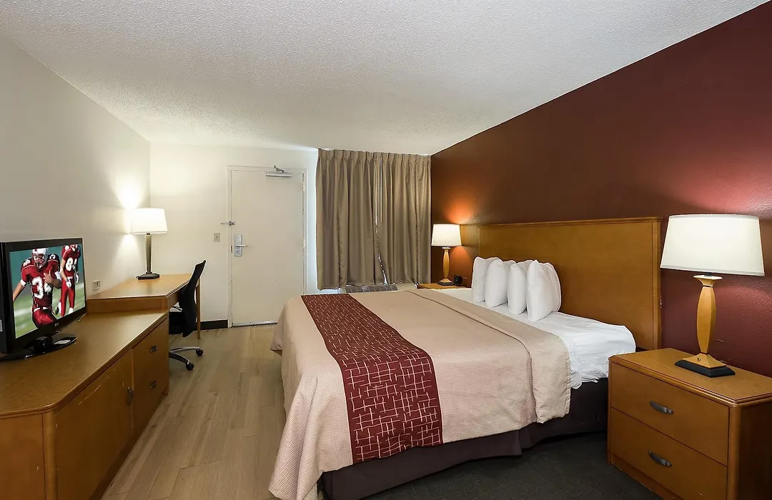 Cedar Rapids Inn-1