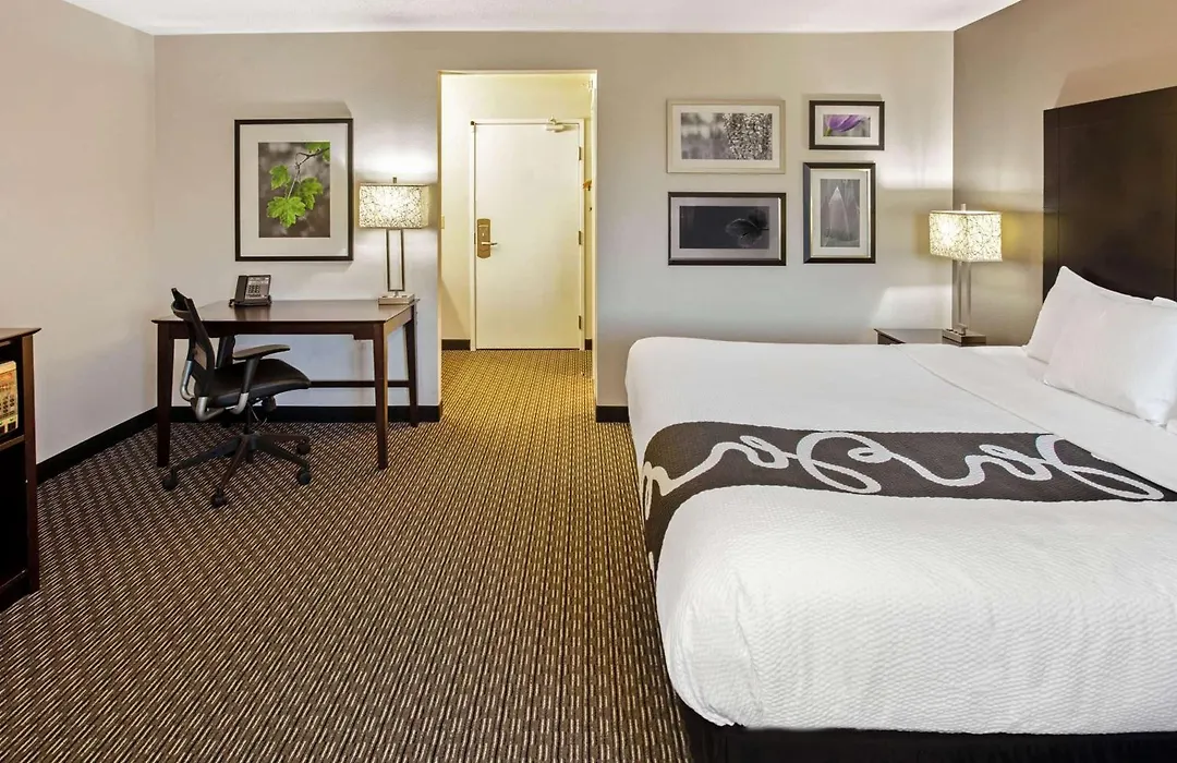 La Quinta By Wyndham Milwaukee Delafield-1