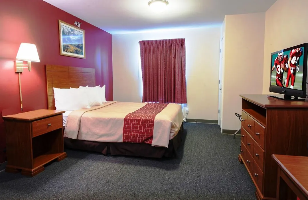 Red Roof Inn & Suites Dickinson-1
