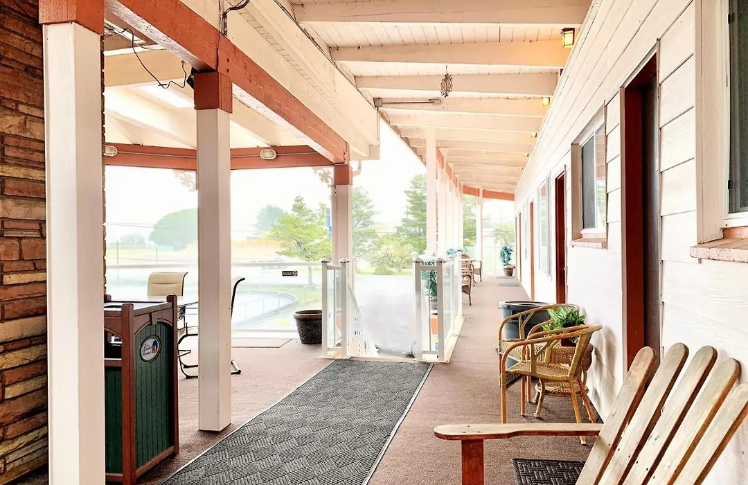 Breakers Boutique Inn-1