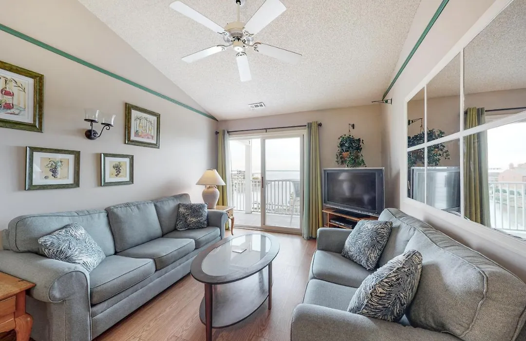 Oasis On The Bay 304-1