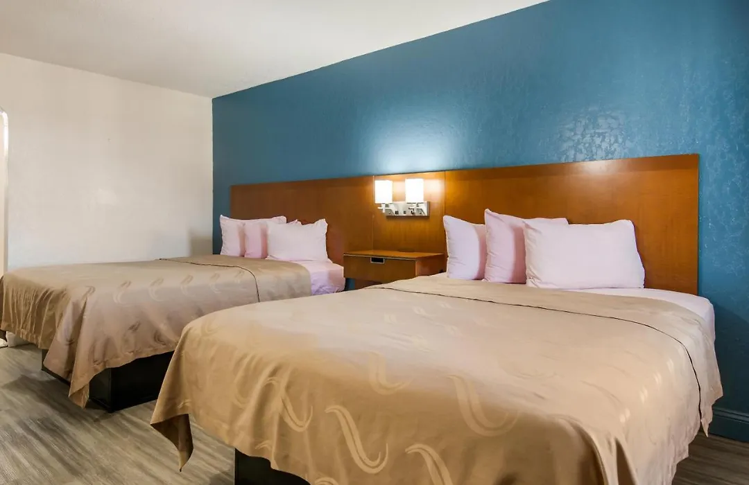 Rodeway Inn Broken Bow-Hochatown-1
