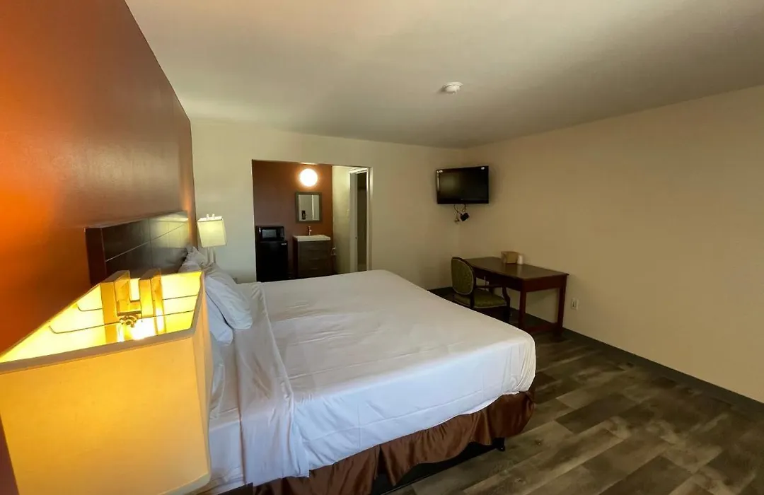 Tourist Inn-1