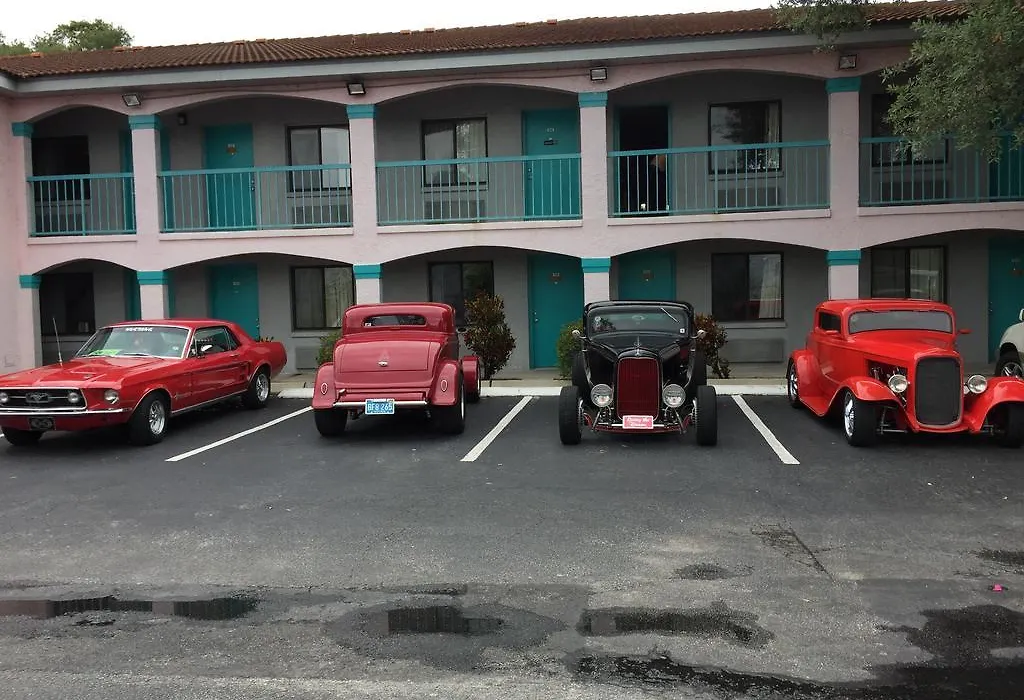 Flamingo Inn-1