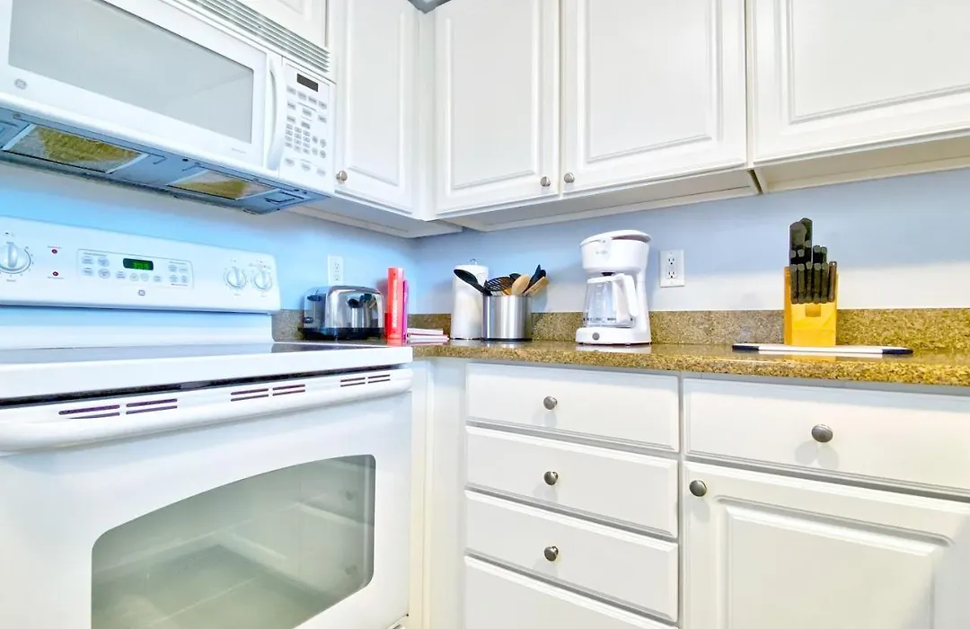 Barefoot Beach Resort E102-1