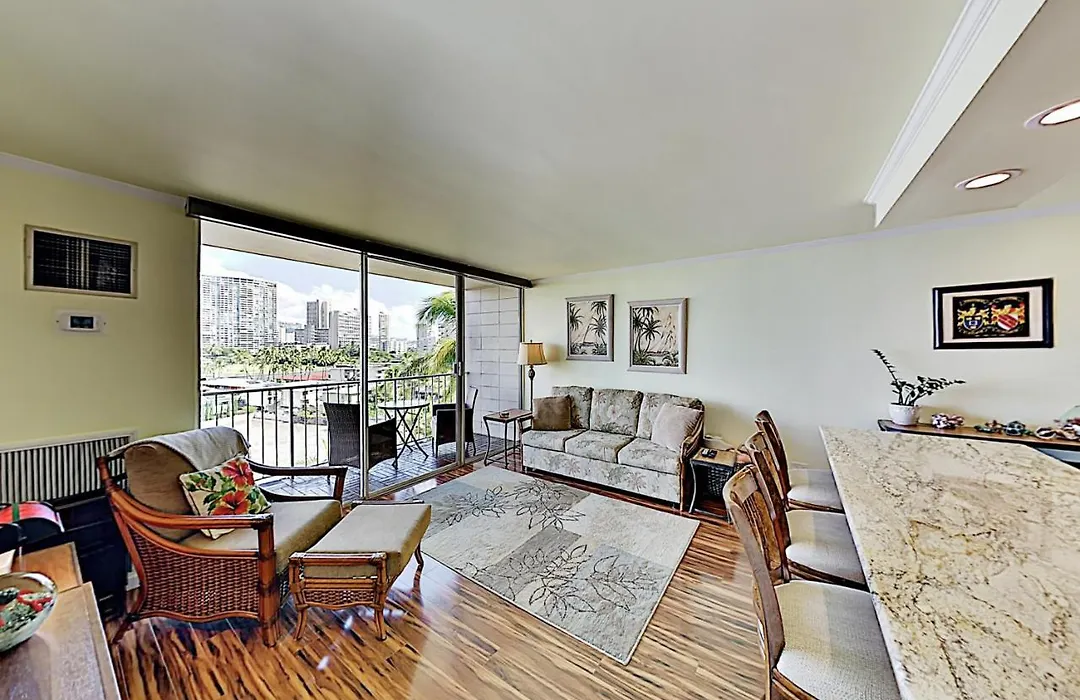Waikiki 906-1