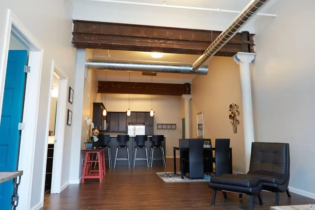 2Br 2Ba Loft In Historic Downtown Kc-1