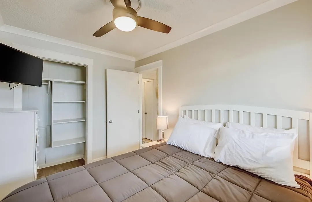 Sea Cabin 121-B-1
