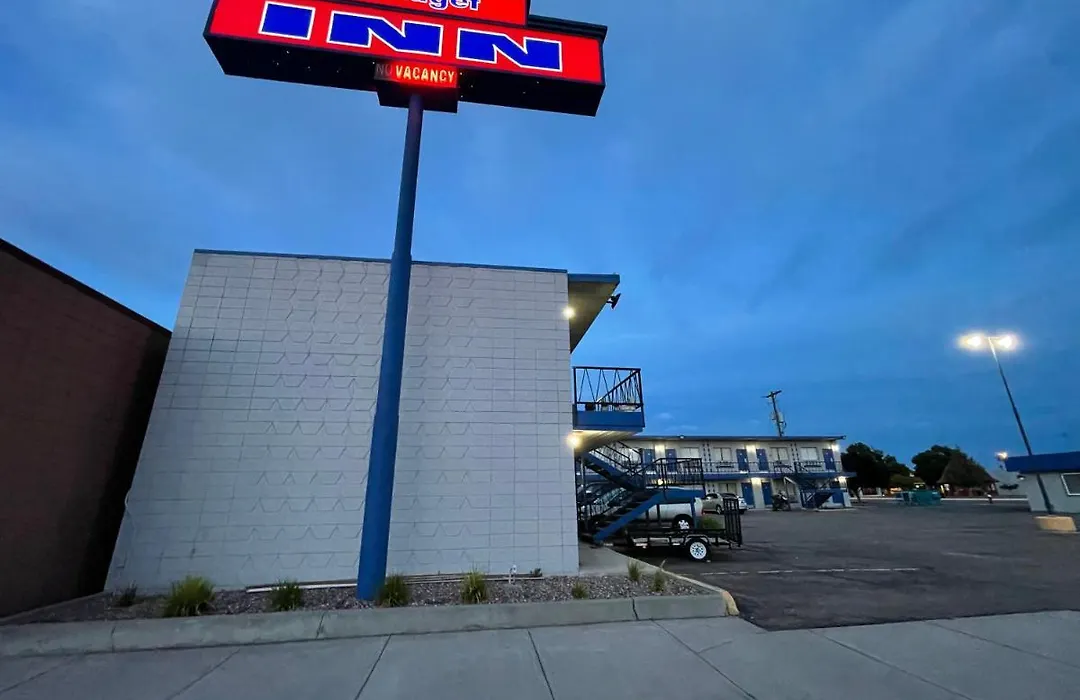 Budget Inn Ontario-1
