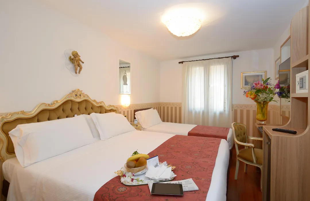 Unahotels Ala Venezia-Adults 16-1