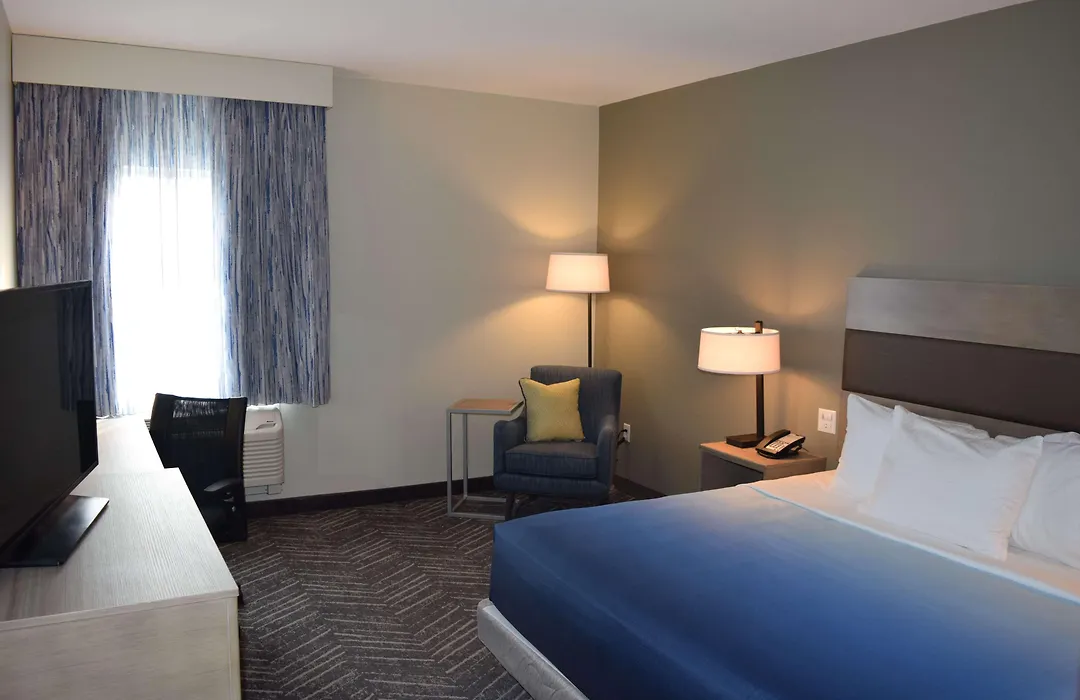 La Quinta Inn & Suites By Wyndham Middletown-Goshen-1