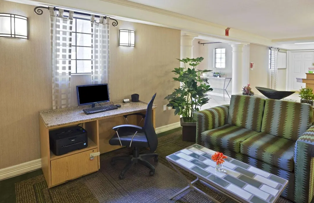 La Quinta Inn By Wyndham Phoenix Sky Harbor Airport-1