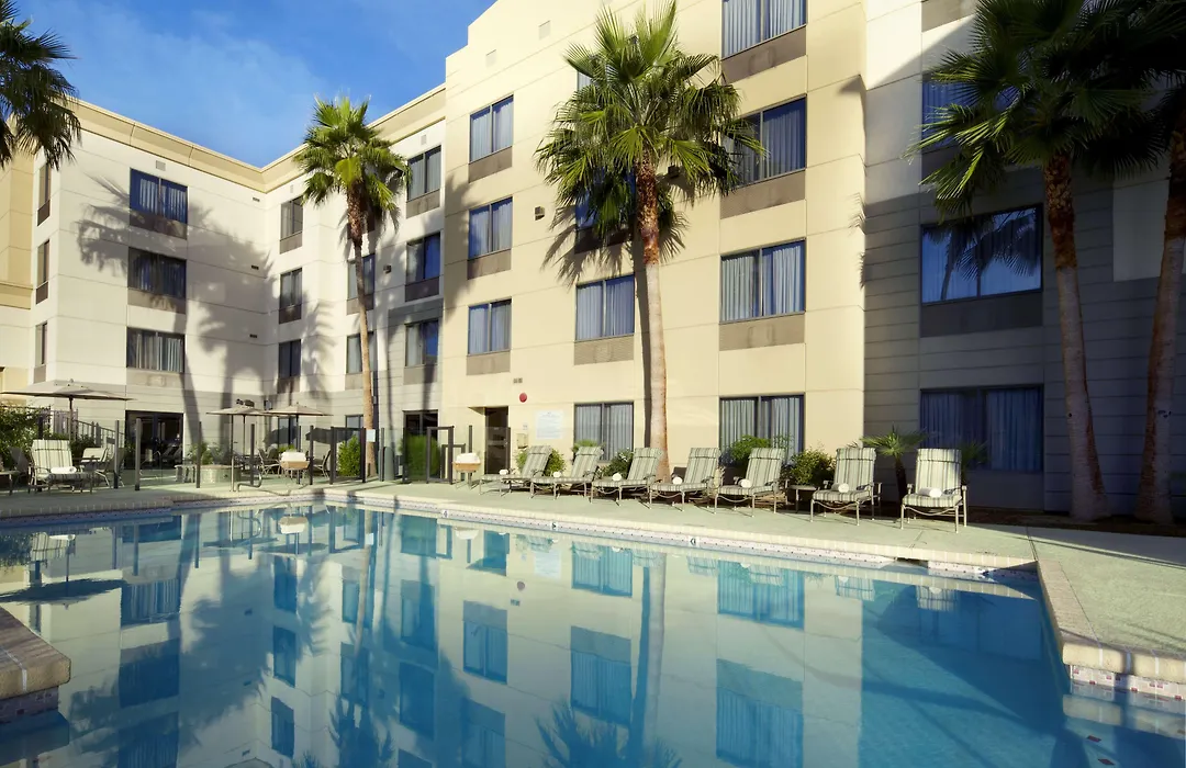 Hampton Inn Phoenix - Biltmore-1