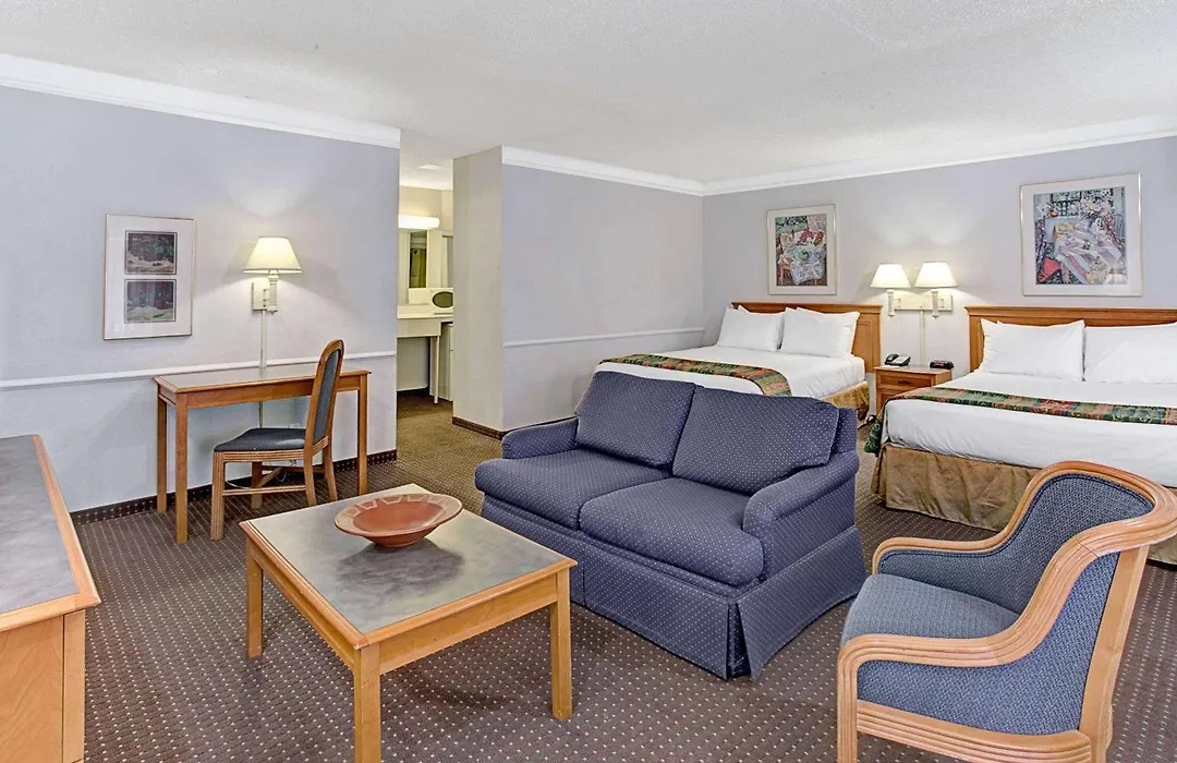 Days Inn By Wyndham Tucson City Center-1