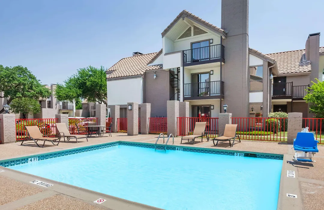 Hawthorn Suites Dallas Love Field-1