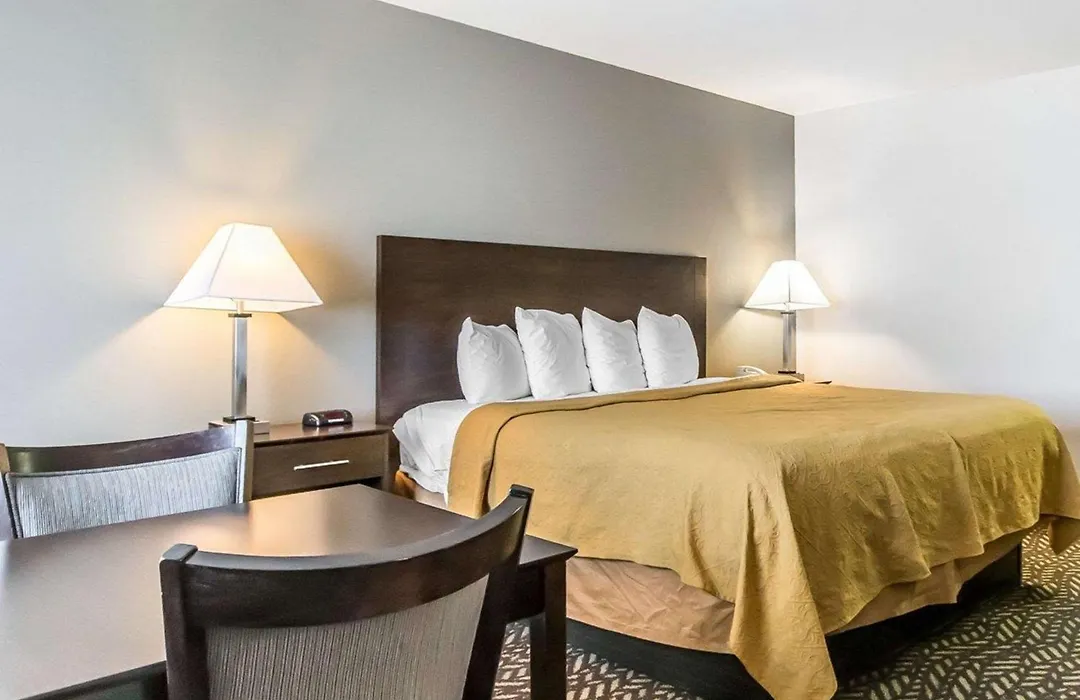 Quality Inn & Suites University-Airport-1