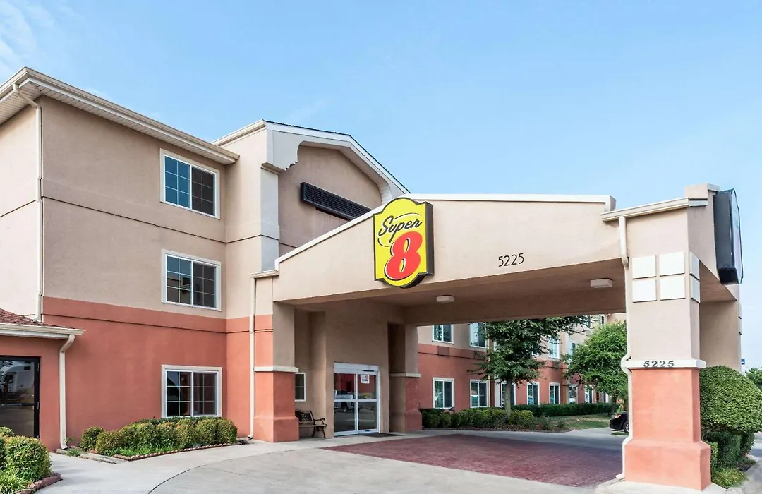 Super 8 By Wyndham Fort Worth North-1