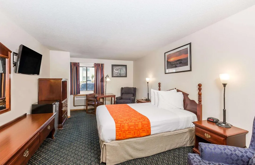 Howard Johnson By Wyndham Wichita Airport-1