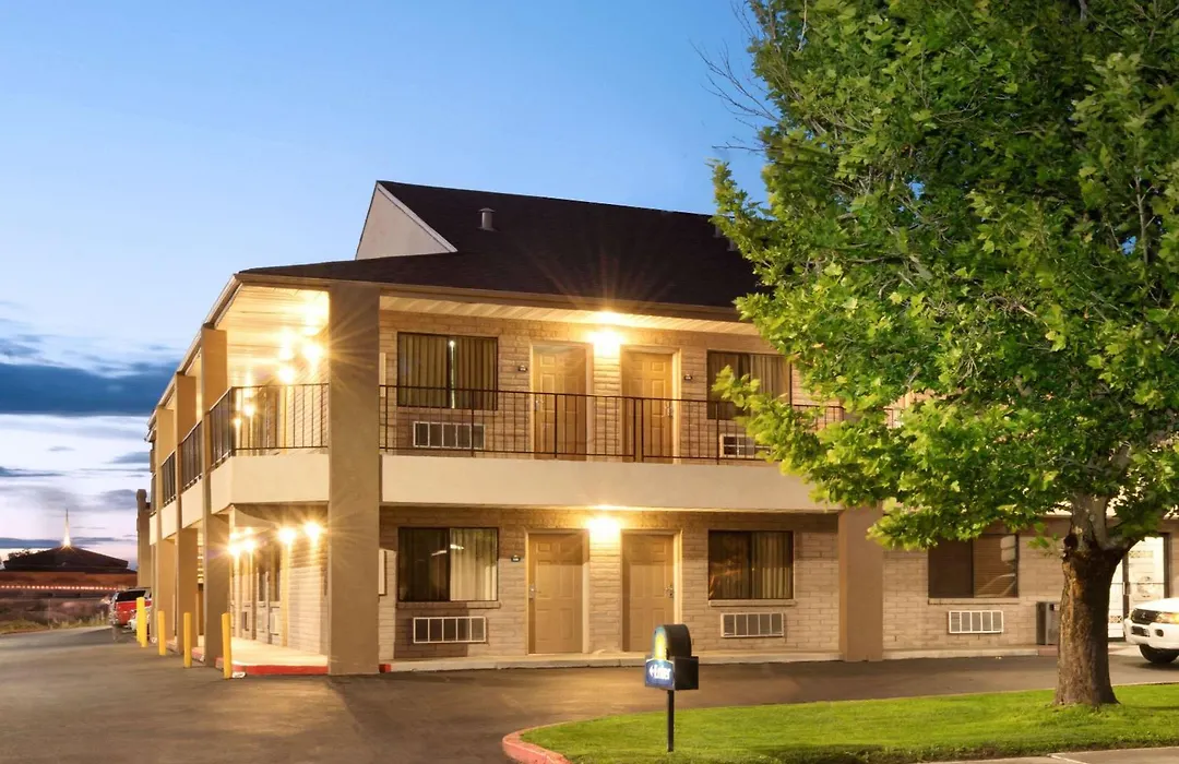 Days Inn & Suites By Wyndham Albuquerque West-1