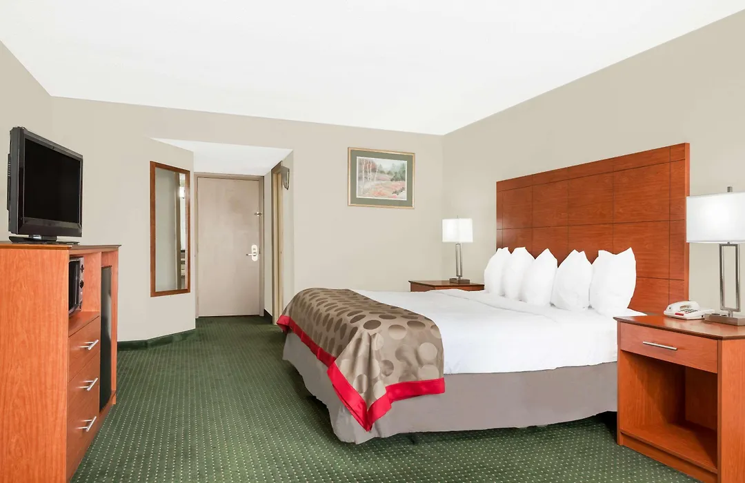 Ramada By Wyndham Lexington North Hotel & Conference Center-1