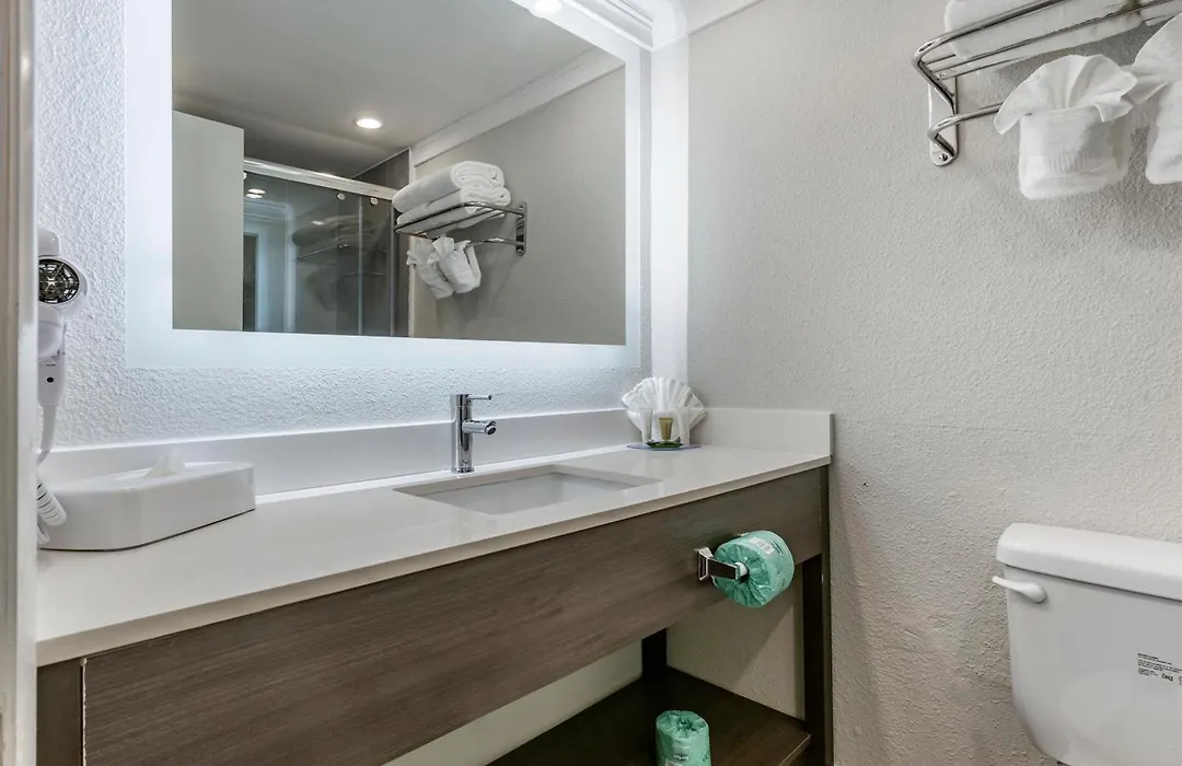 Clarion Pointe Raleigh Midtown-1