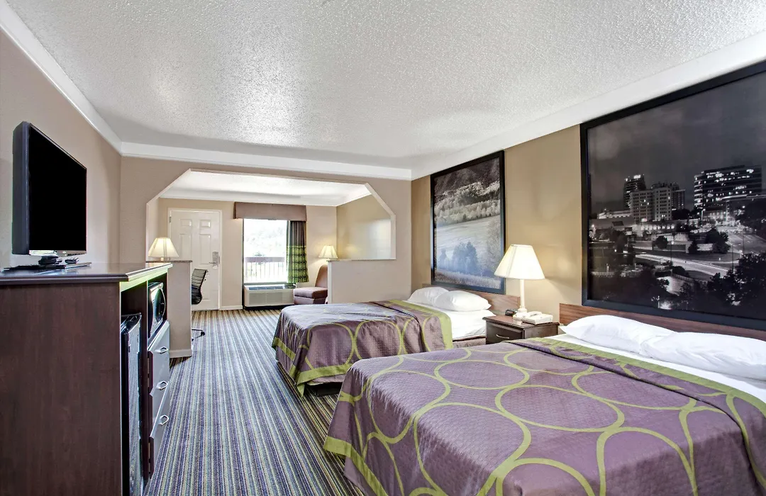 Super 8 By Wyndham Knoxville East-1