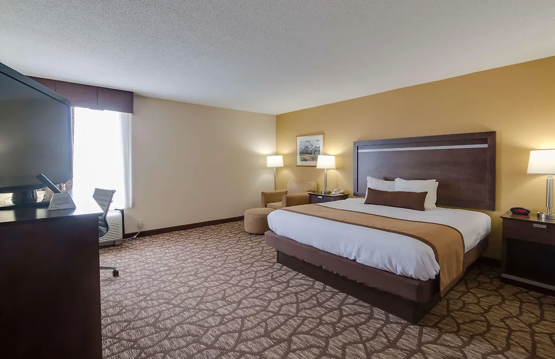 Best Western Plus Belle Meade Inn & Suites-1