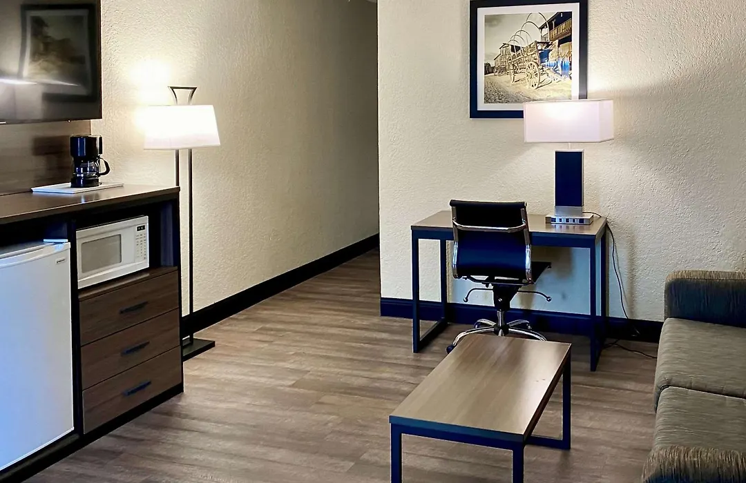 Quality Inn & Suites Airport-1
