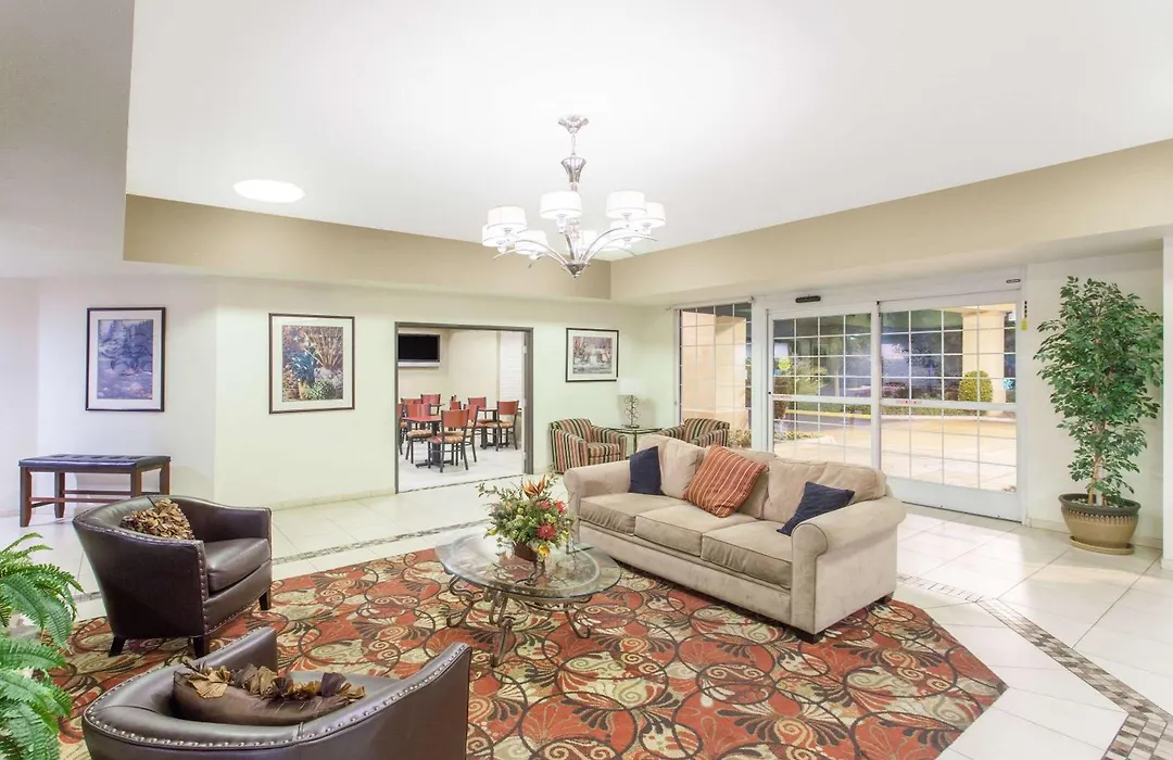 Ramada By Wyndham Fresno Northwest-1