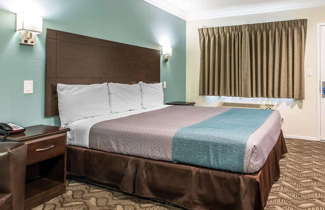Rodeway Inn & Suites-1