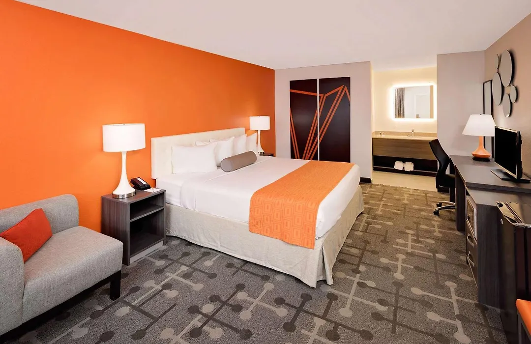 Howard Johnson By Wyndham Florence-1