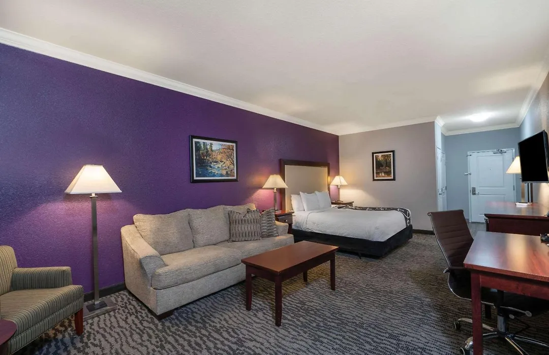 La Quinta Inn & Suites By Wyndham Loveland Estes Park-1